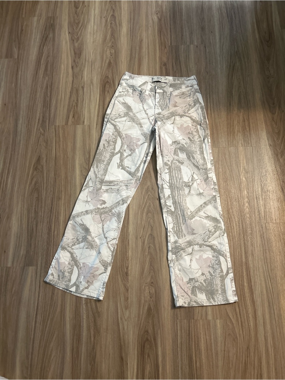 Hollister gray & white camouflage print pants